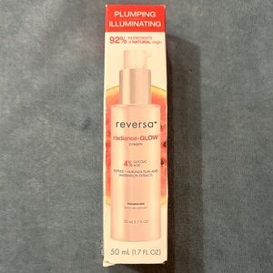 Radiance-Glow Cream - Plumping Illuminating Skincare